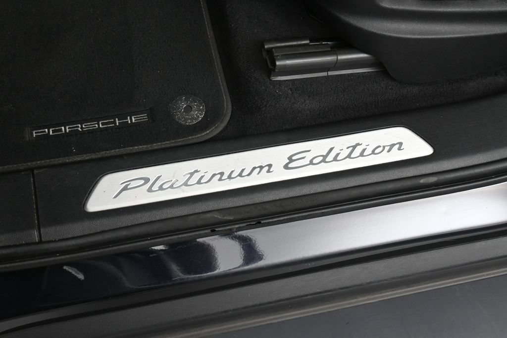 Certified 2022 Porsche Cayenne Platinum Edition AWD/4WD image 16