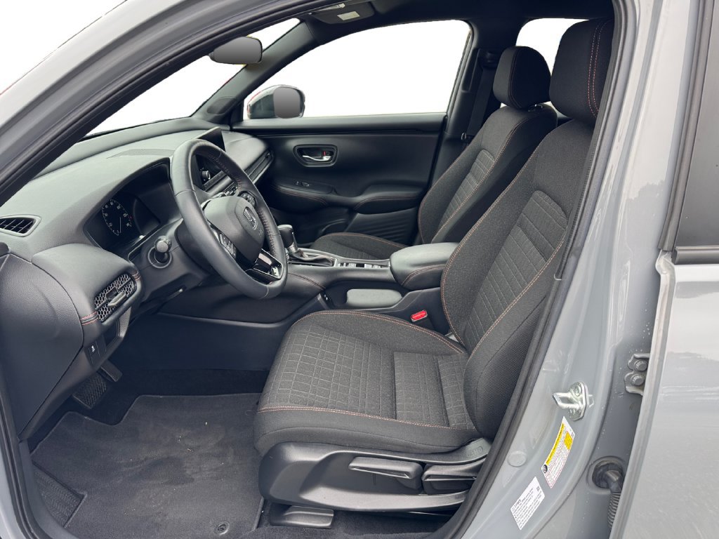 Used 2025 Honda HR-V Sport image 11
