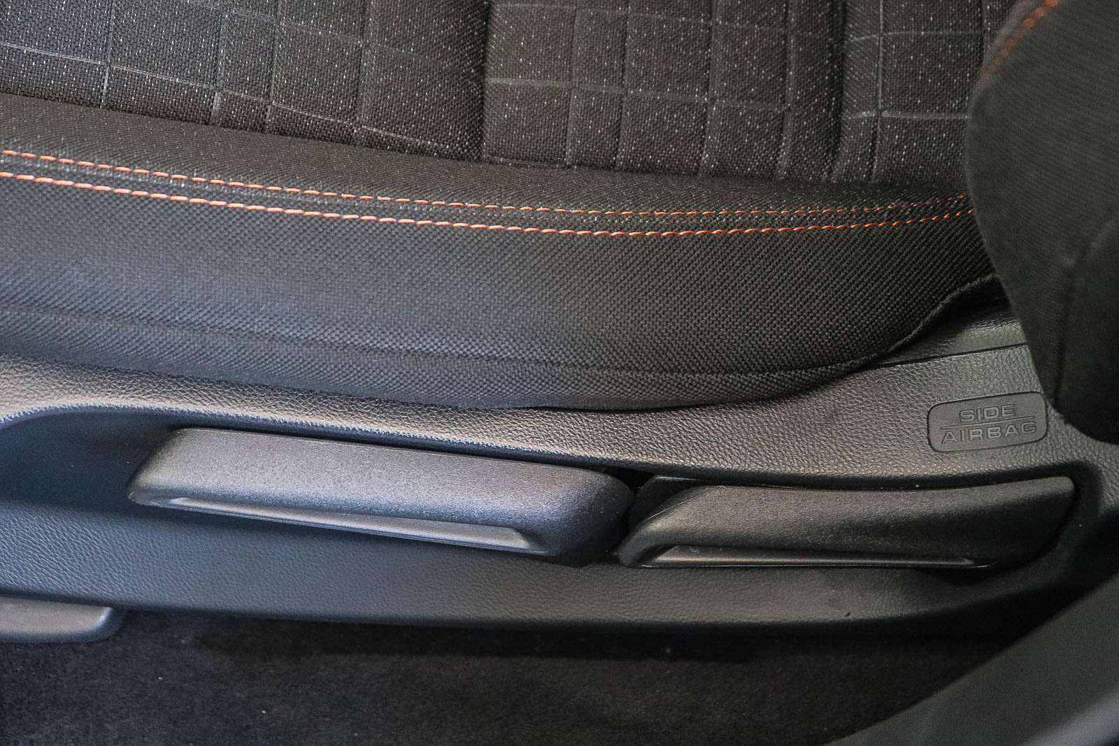 Certified 2025 Honda HR-V Sport image 25