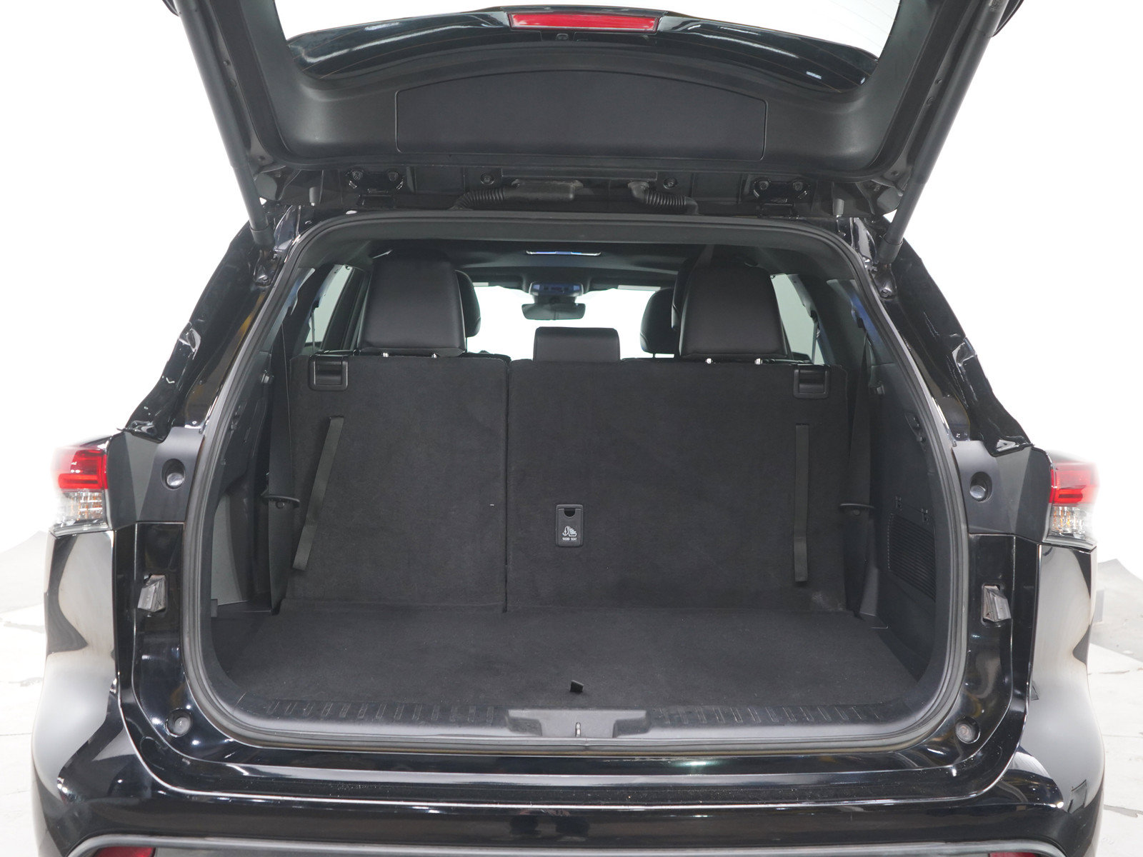 Used 2025 Toyota Highlander XSE AWD/4WD image 18