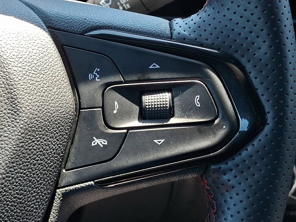 Certified 2024 Chevrolet Trax RS w/ Sunroof Package FWD image 24