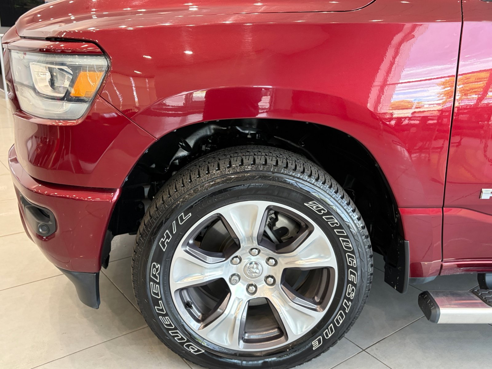 Used 2023 RAM 1500 Laramie AWD/4WD image 10