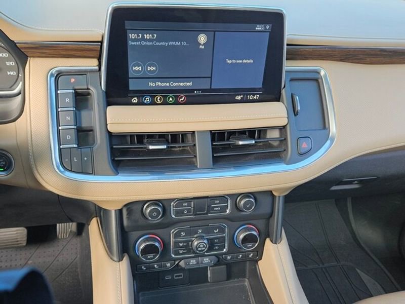 Used 2021 Chevrolet Tahoe Premier w/ Premium Package image 19