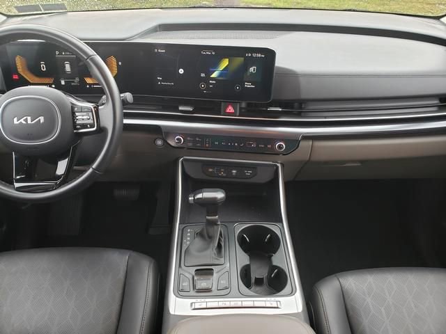 Used 2025 Kia Carnival image 15