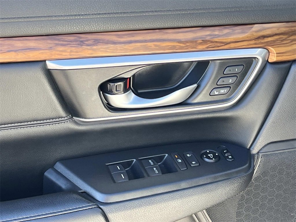 Used 2018 Honda CR-V Touring image 11