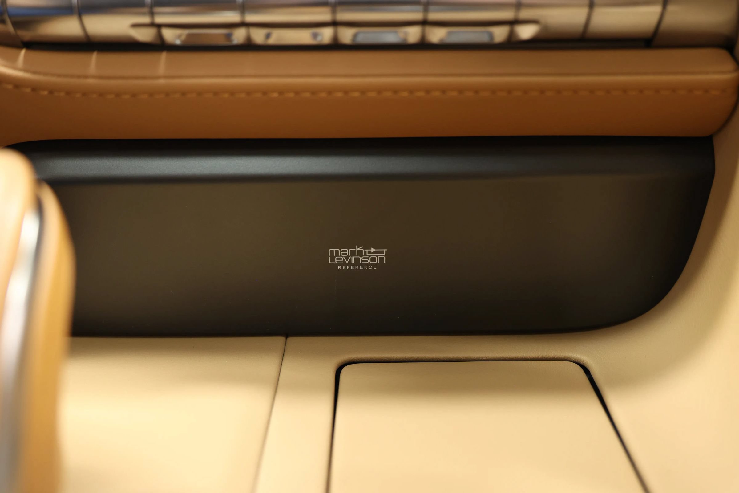 Used 2025 Lexus LC 500 Coupe w/ Touring Package RWD image 40