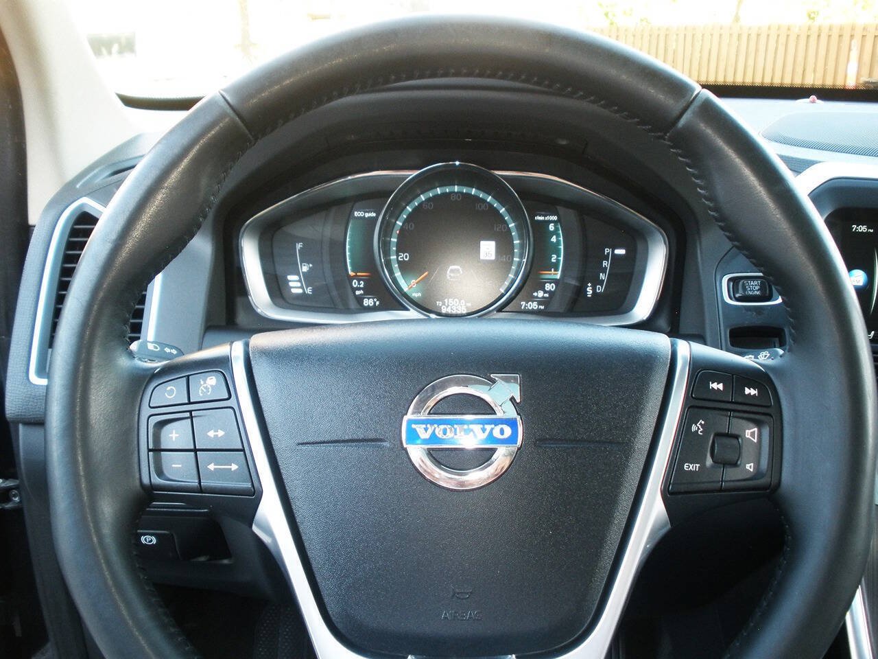 Used 2016 Volvo XC60 T6 Platinum w/ Protection Package AWD/4WD image 40