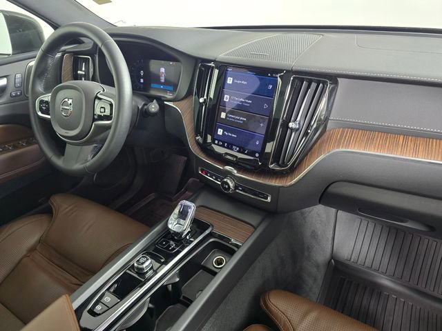 Used 2023 Volvo XC60 T8 Ultimate w/ Climate Package image 10