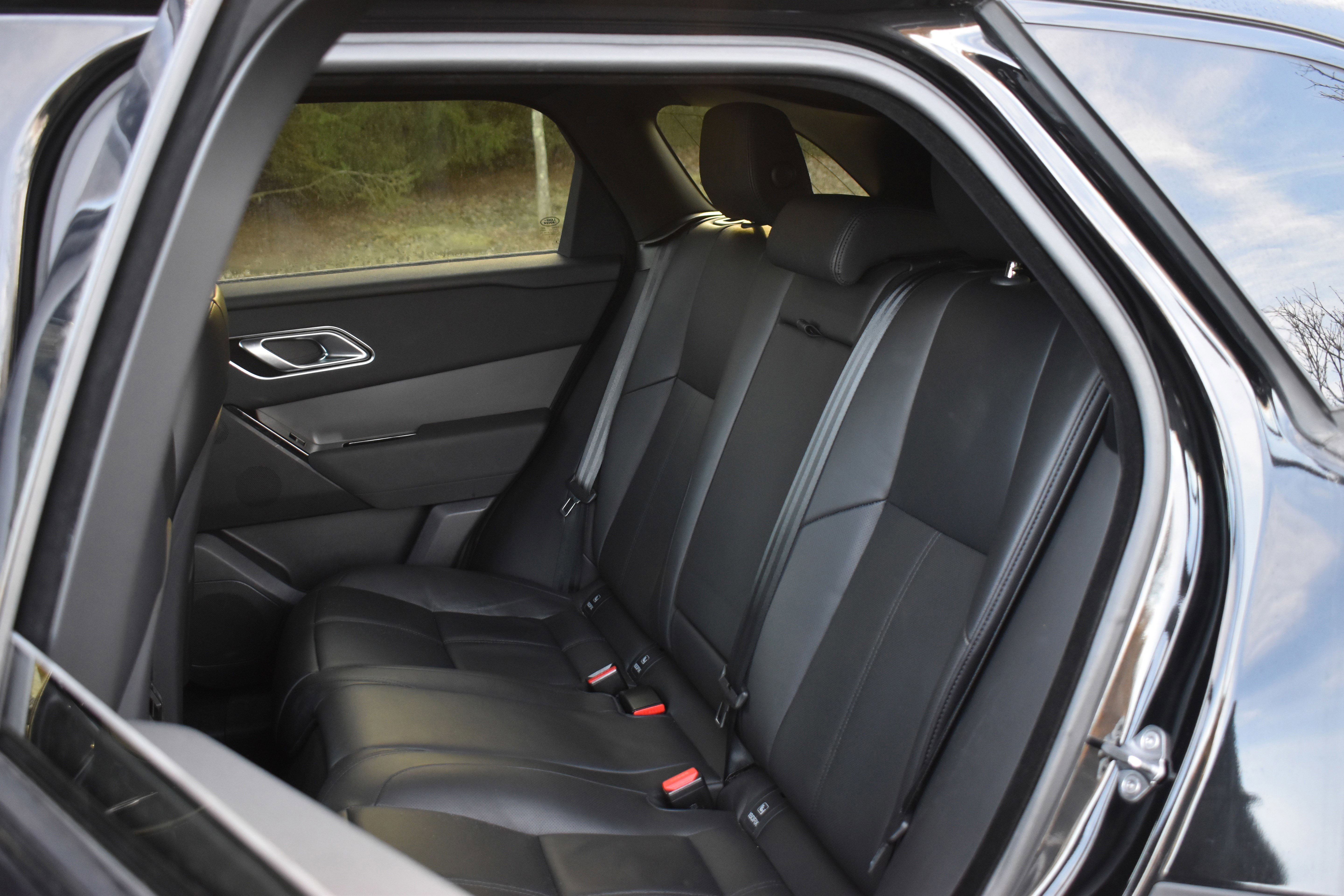 Used 2025 Land Rover Range Rover Velar Dynamic SE image 4