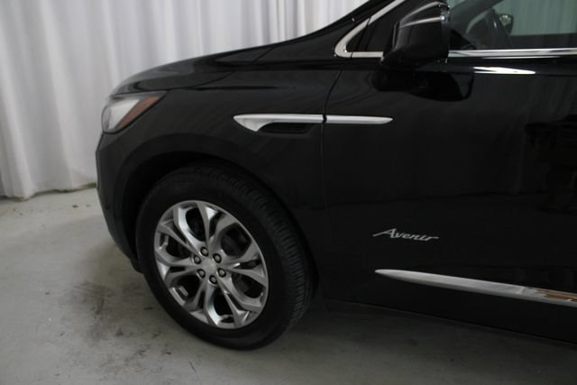 Used 2019 Buick Enclave Avenir w/ Avenir Technology Package AWD/4WD image 37