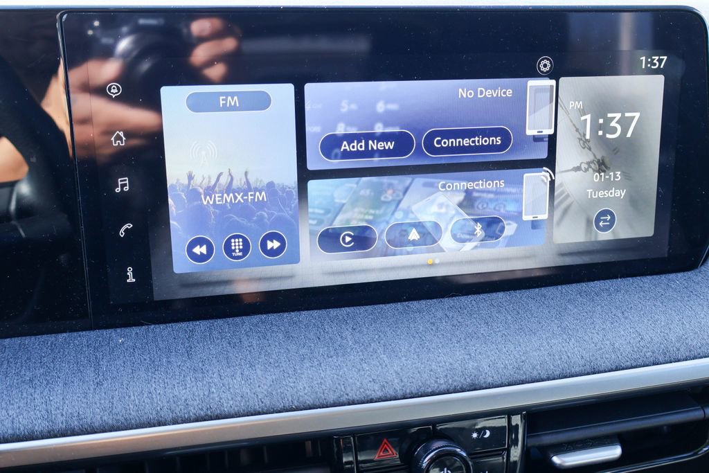 Certified 2025 Nissan Kicks SV image 5