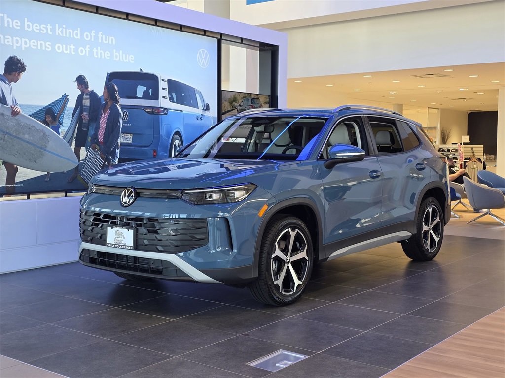 New 2025 Volkswagen Tiguan SE