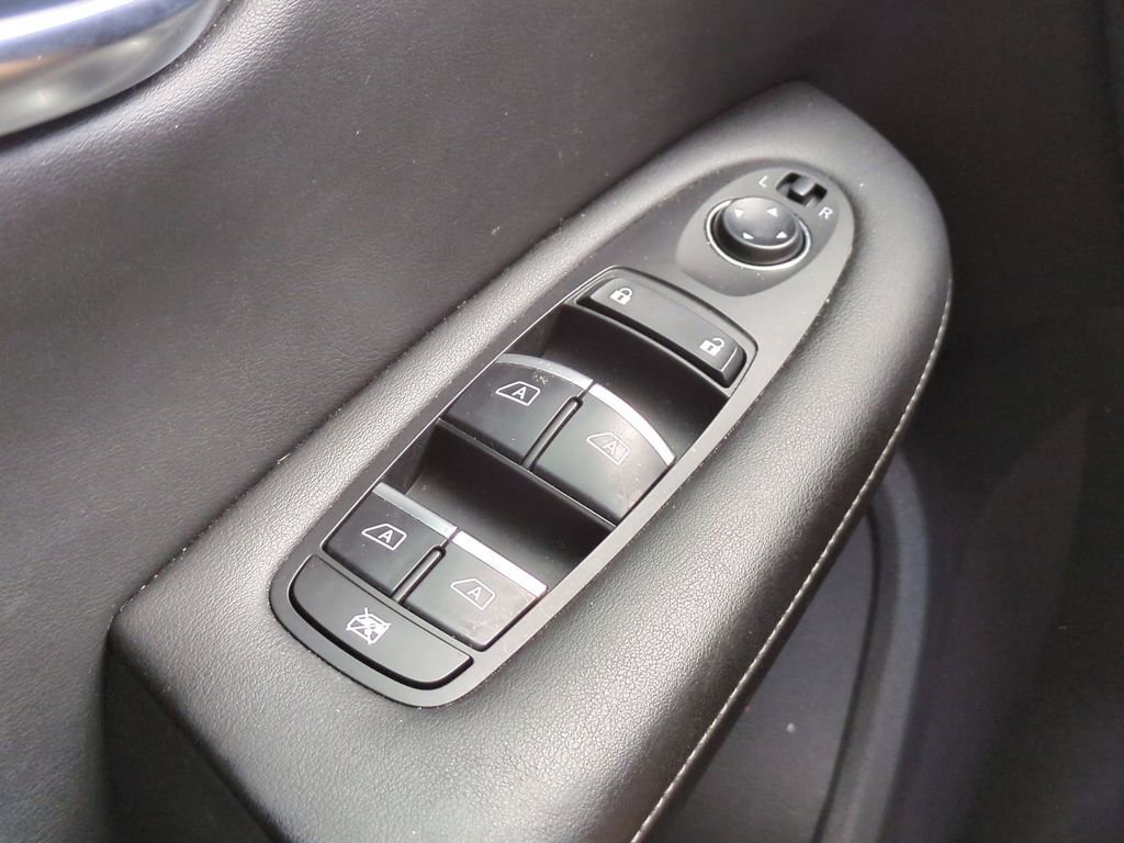 Used 2019 INFINITI QX50 Luxe w/ Navigation Package AWD/4WD image 24