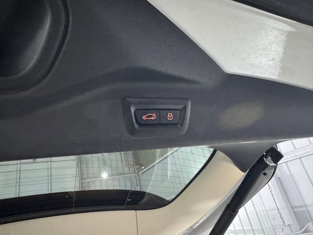 Used 2024 BMW X7 xDrive40i w/ Premium Package image 61