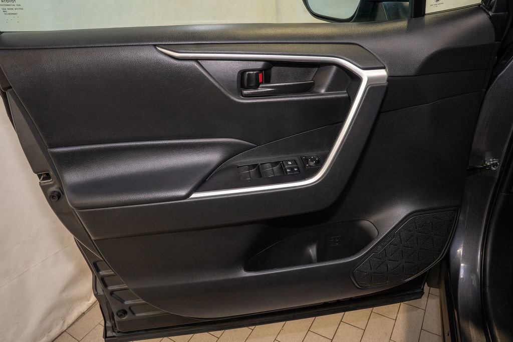 Used 2024 Toyota RAV4 LE image 10