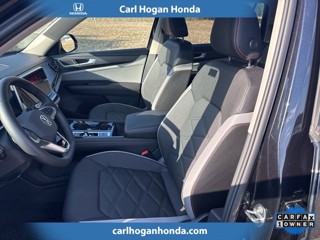 Used 2025 Volkswagen Atlas Peak Edition SE image 19