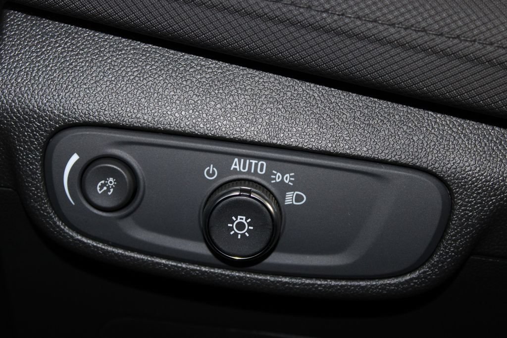 Used 2025 Chevrolet TrailBlazer LS w/ LS Convenience Package FWD image 41