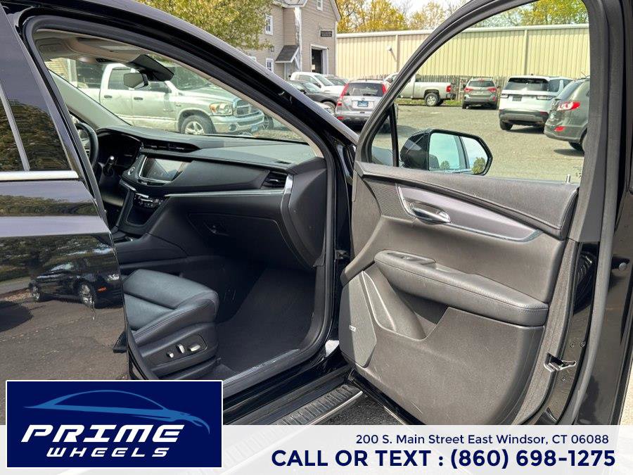 Used 2019 Cadillac XT5 Premium Luxury w/ Driver Assist Package AWD/4WD image 16