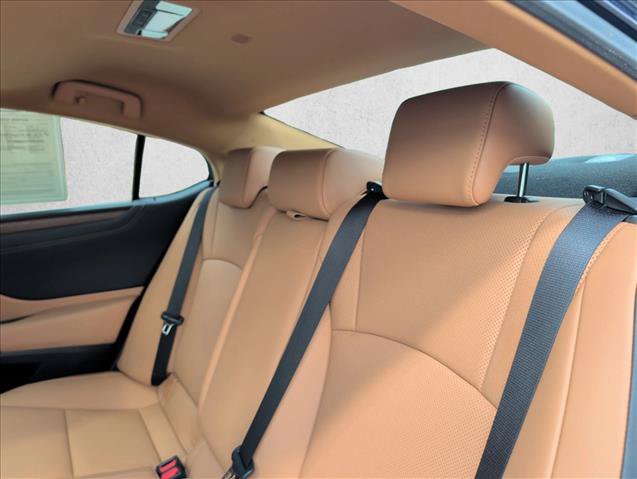 Used 2024 Lexus ES 350 w/ Premium Package FWD image 19