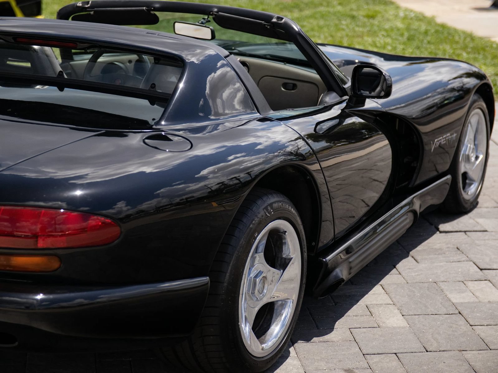 Used 1994 Dodge Viper RT/10 RWD image 21