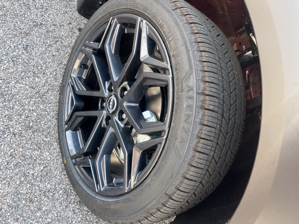 New 2027 Nissan Kicks SR w/ SR Premium Package FWD image 39