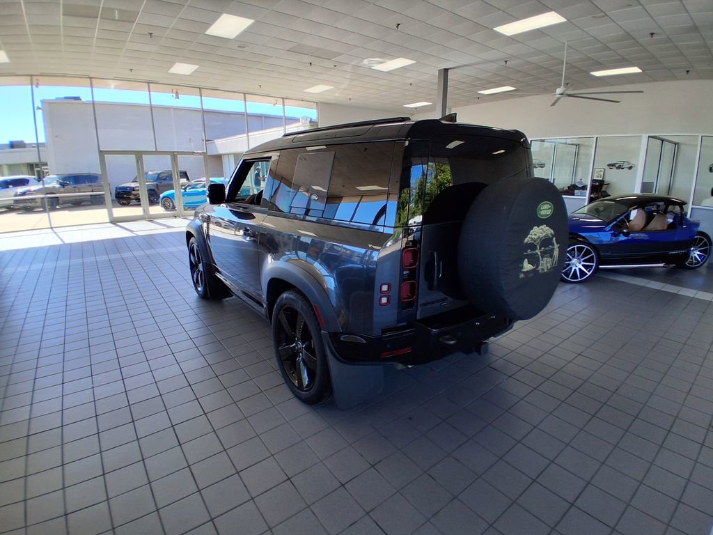 Used 2023 Land Rover Defender 90 X-Dynamic SE image 6