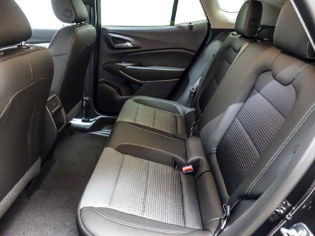 New 2026 Chevrolet Trax LT w/ LT Convenience Package FWD image 10