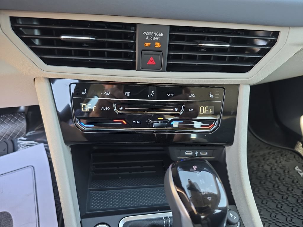 New 2026 Volkswagen Jetta SE FWD image 17