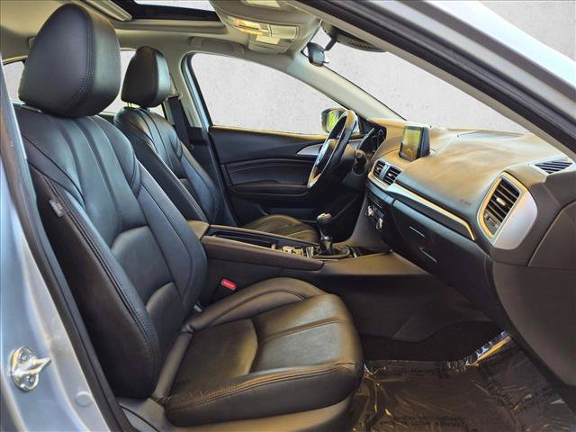 Used 2018 MAZDA MAZDA3 Touring FWD image 20
