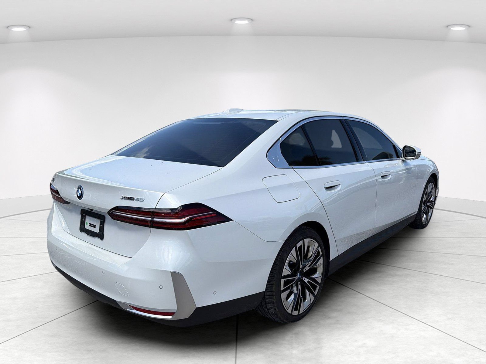Certified 2025 BMW i5 M60 w/ Premium Package AWD/4WD image 4