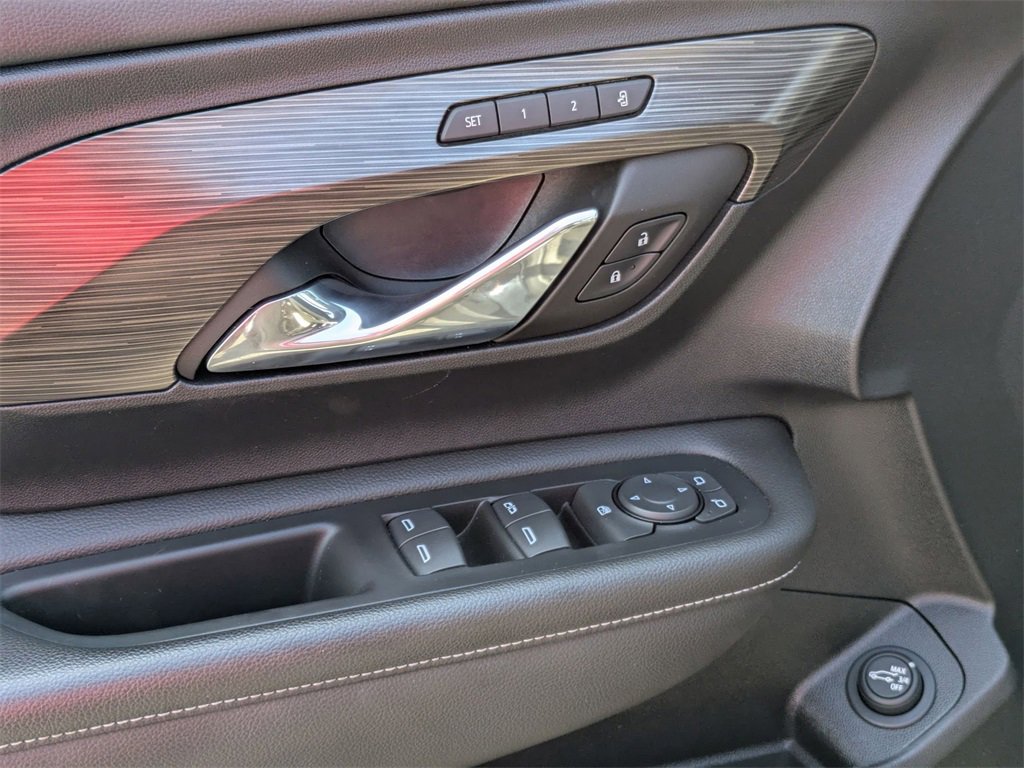 Used 2023 GMC Terrain SLT image 16