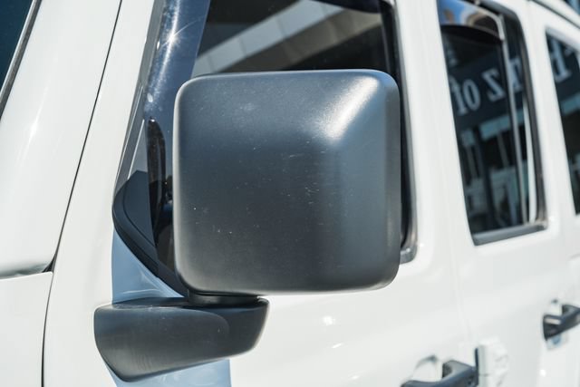 Used 2025 Jeep Wrangler Unlimited Rubicon AWD/4WD image 15