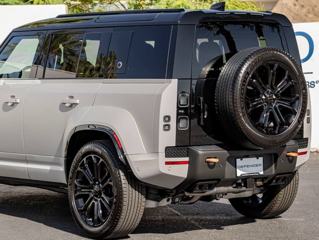 New 2026 Land Rover Defender 110 OCTA AWD/4WD image 10
