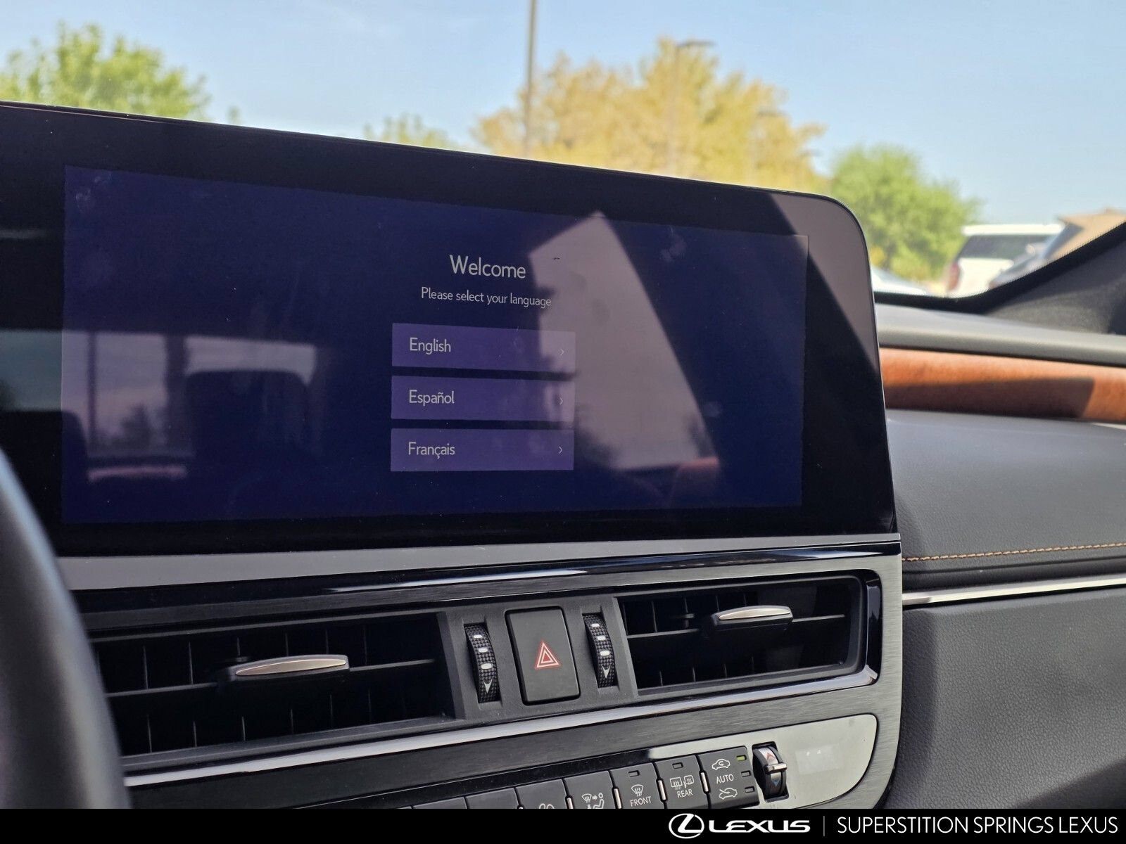 Used 2024 Lexus ES 300h w/ Accessory Package (Z2) FWD image 17