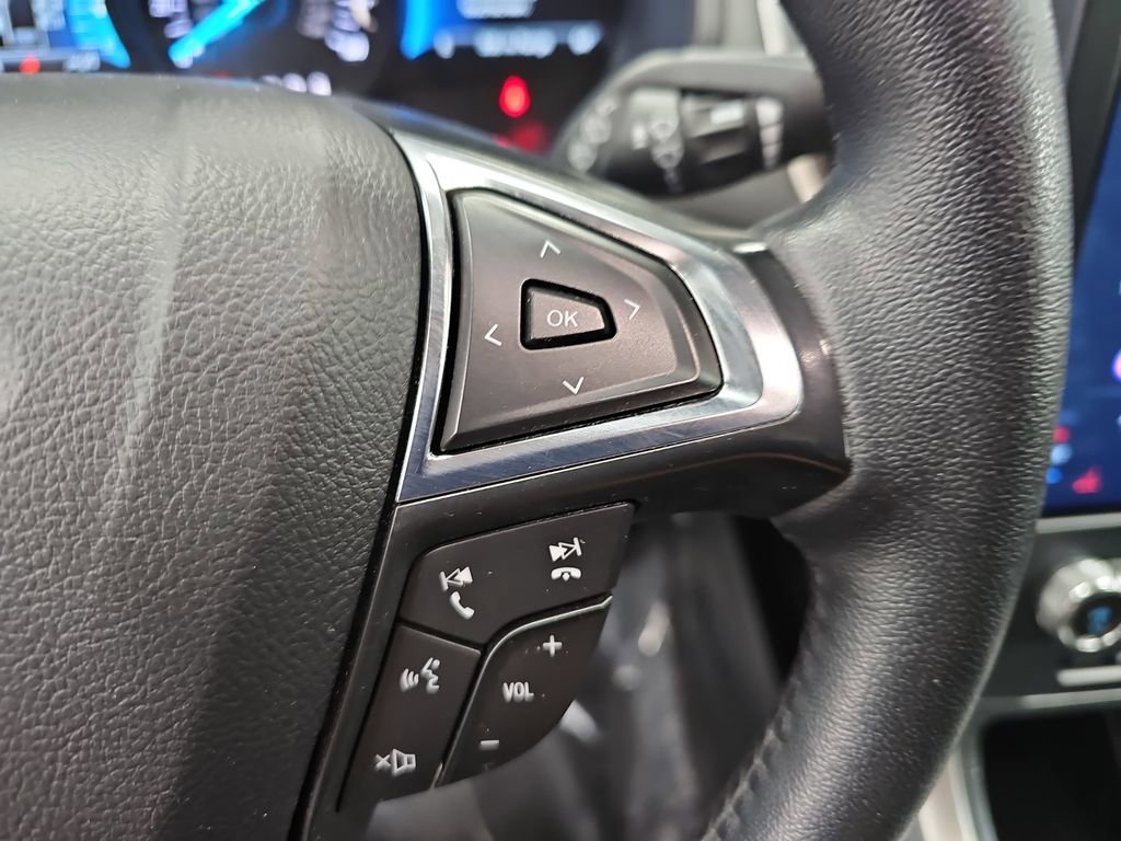 Used 2024 Ford Edge SEL image 17