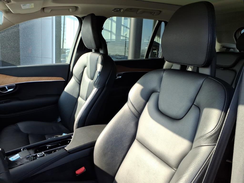 Used 2022 Volvo XC90 T6 Momentum w/ Advanced Package image 13
