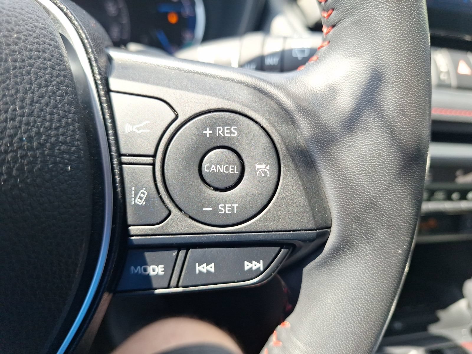 Used 2022 Toyota RAV4 XSE AWD/4WD image 22