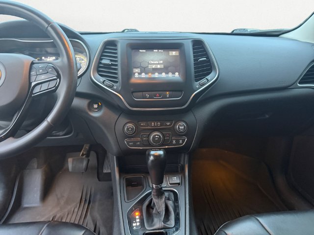 Used 2021 Jeep Cherokee Latitude Plus FWD image 11