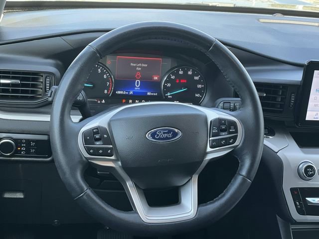 Used 2023 Ford Explorer XLT image 8