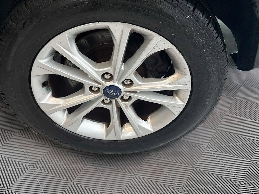 Used 2018 Ford Escape SE w/ SE Sync 3 Package AWD/4WD image 33