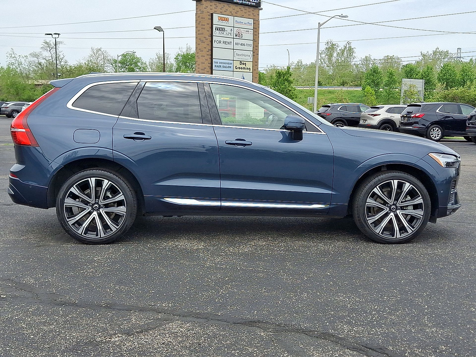 Used 2023 Volvo XC60 B6 Ultimate w/ Protection Package Premier AWD/4WD image 26