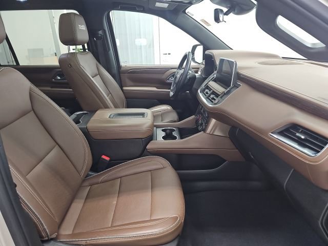 Used 2023 Chevrolet Suburban High Country image 12