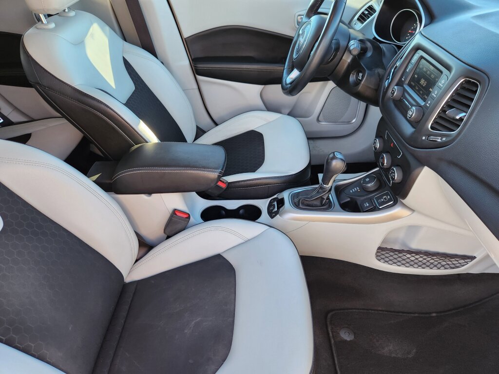 Used 2018 Jeep Compass Latitude image 13