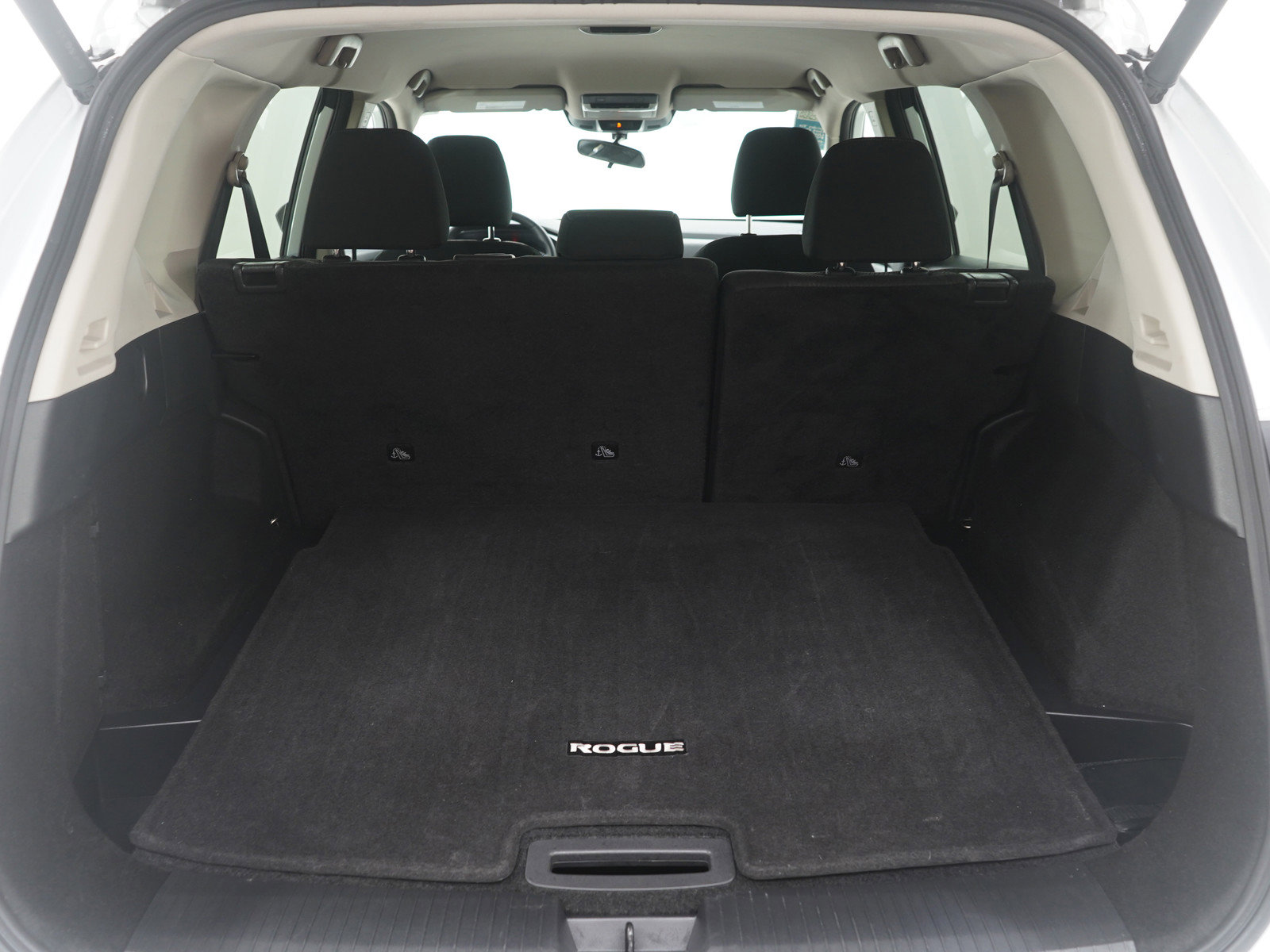 Used 2025 Nissan Rogue SV image 9