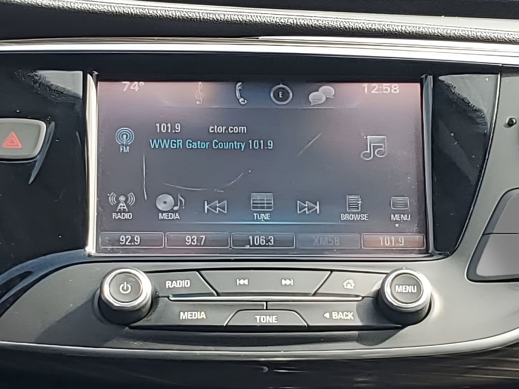 Used 2020 Buick Envision Essence image 27