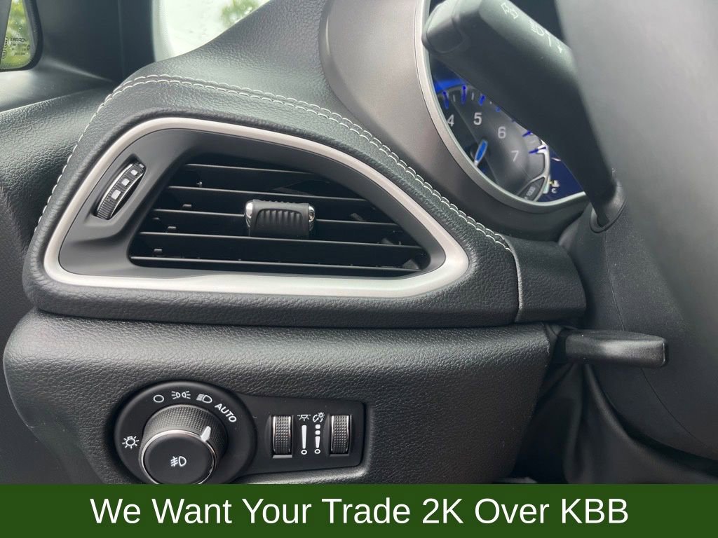 New 2026 Chrysler Pacifica Select w/ S Appearance Package image 16