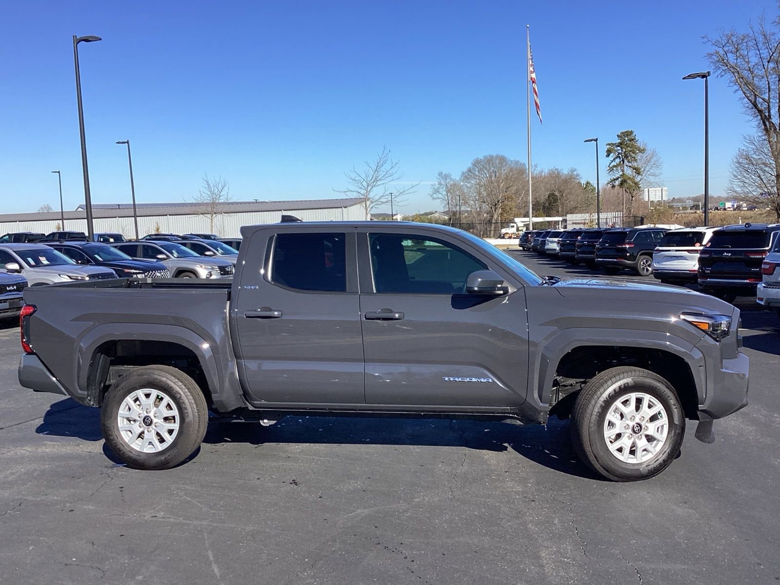 Used 2025 Toyota Tacoma SR5 image 5