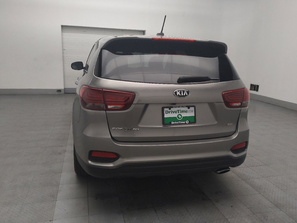 Used 2019 Kia Sorento LX image 6