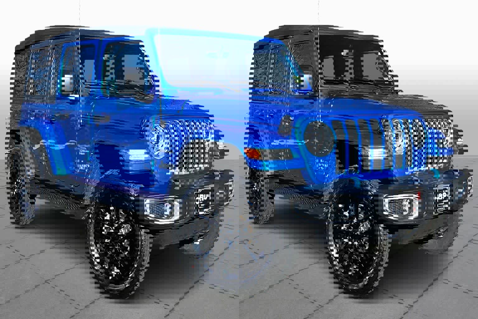 Used 2022 Jeep Wrangler Unlimited Sahara w/ Cold Weather Group image 2