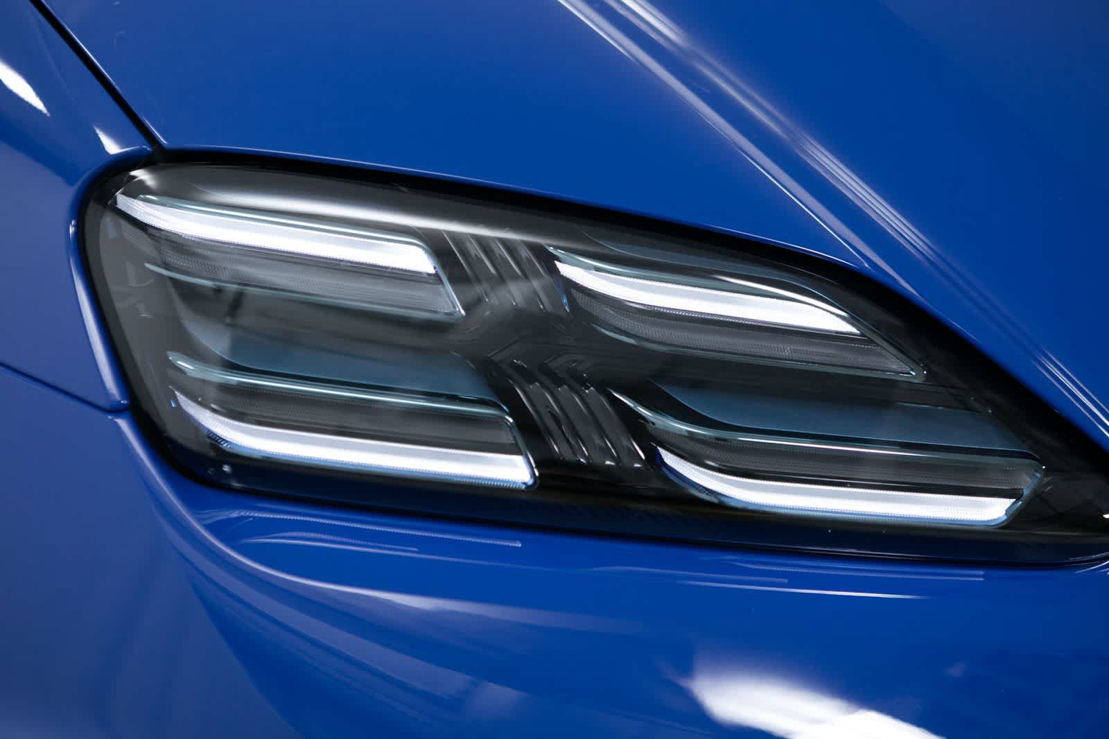 New 2026 Porsche Macan Turbo Electric AWD/4WD image 16